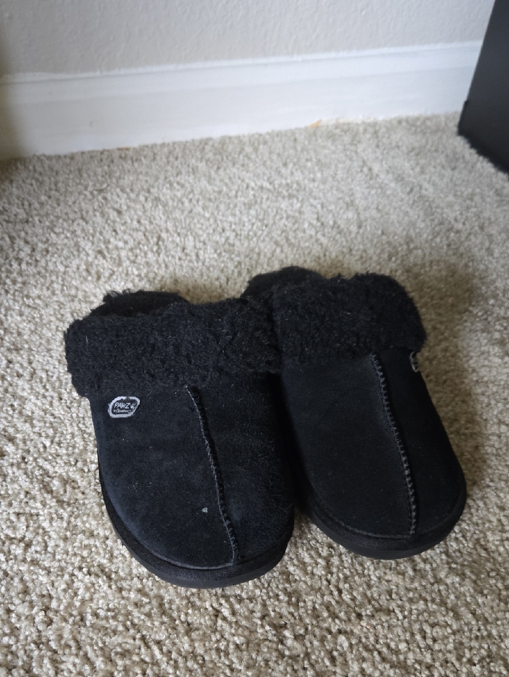 PAWZ Black Faux-Shearling Slip-On Women's Slippers